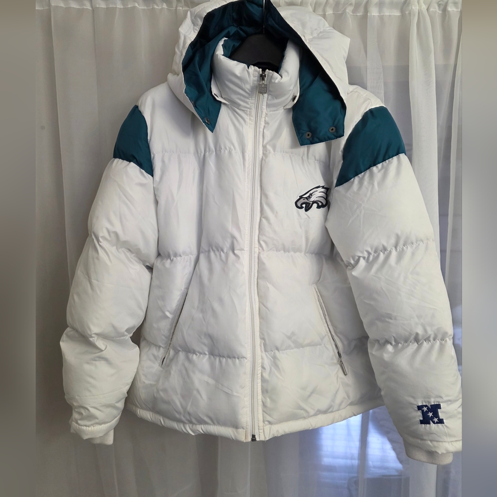 NFL Philadelphia Eagles Women White and Green Puffer Jacket with Quilted Design